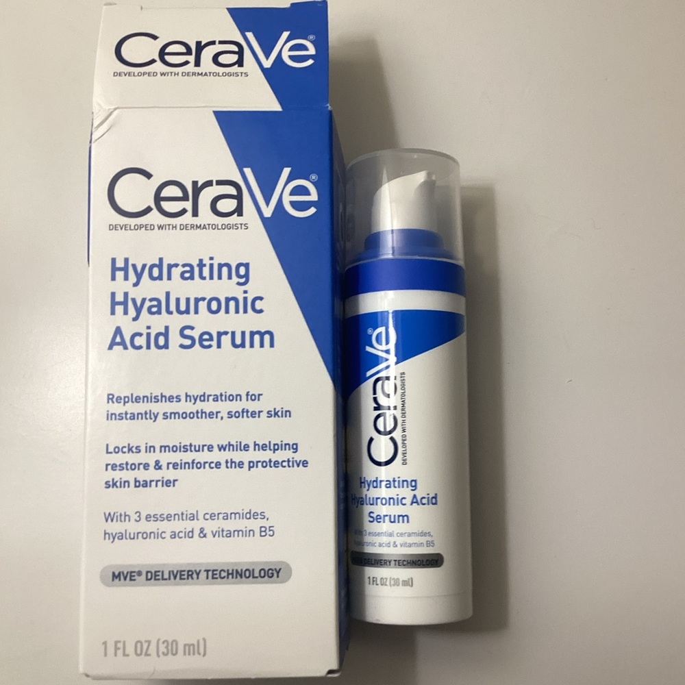 CeraVe Hydrating Hyaluronic Acid Serum